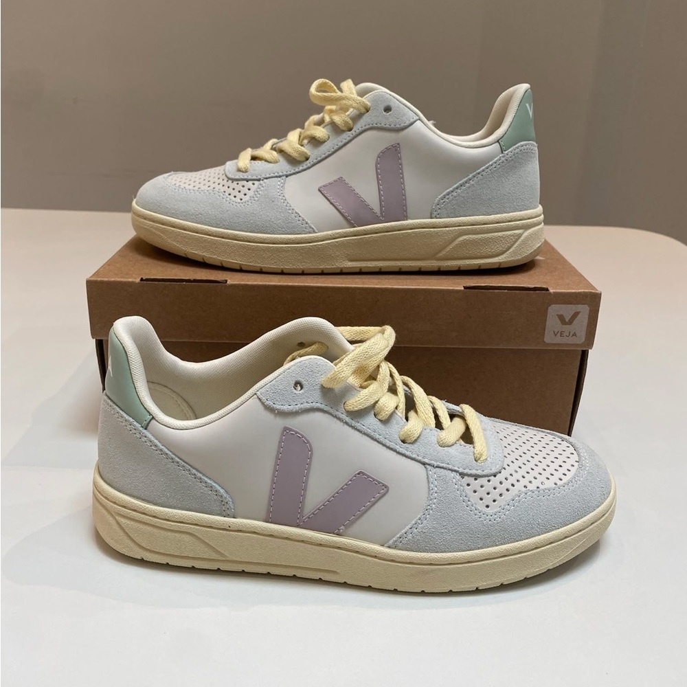 Veja V-10 Leather Sneakers in Gravel and Parme Brand New in box